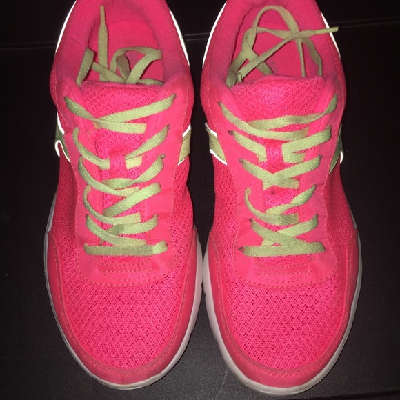 Women’s Tennis Shoes - Picture 2 of 4